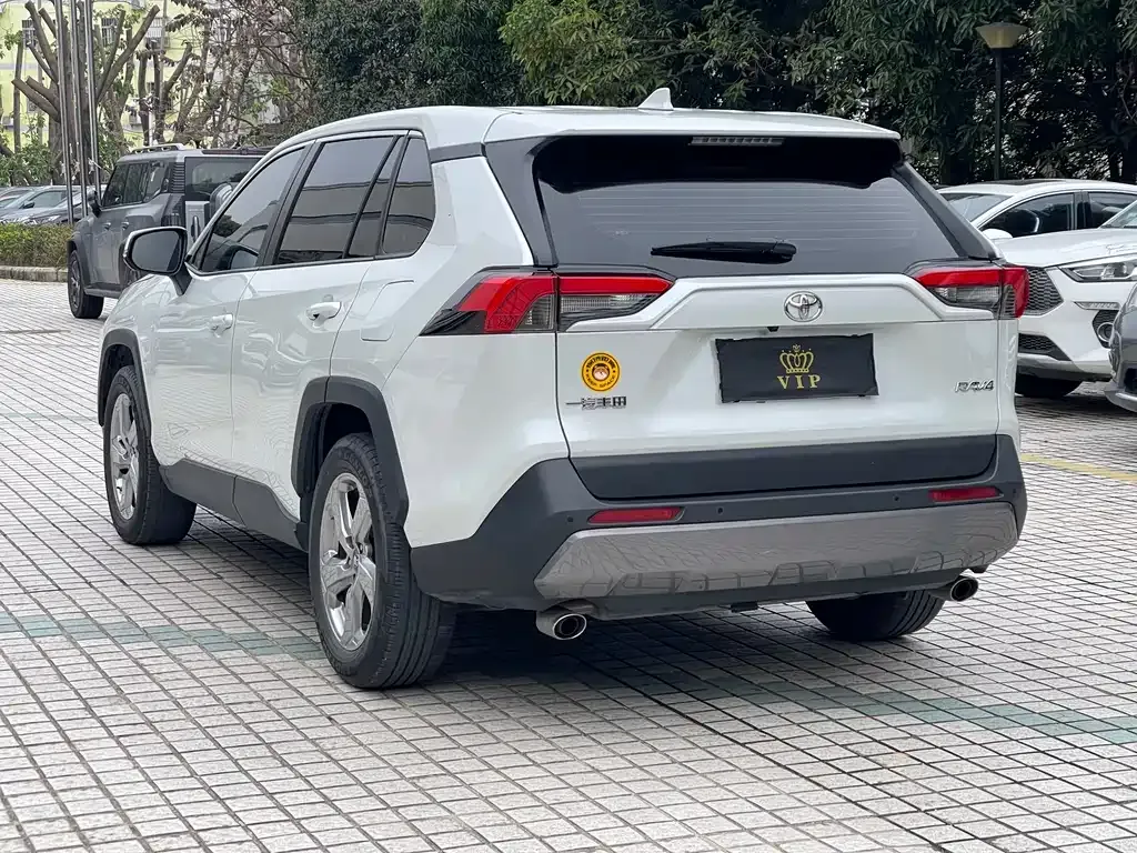 Toyota RAV4 2023 из CN, фото 9