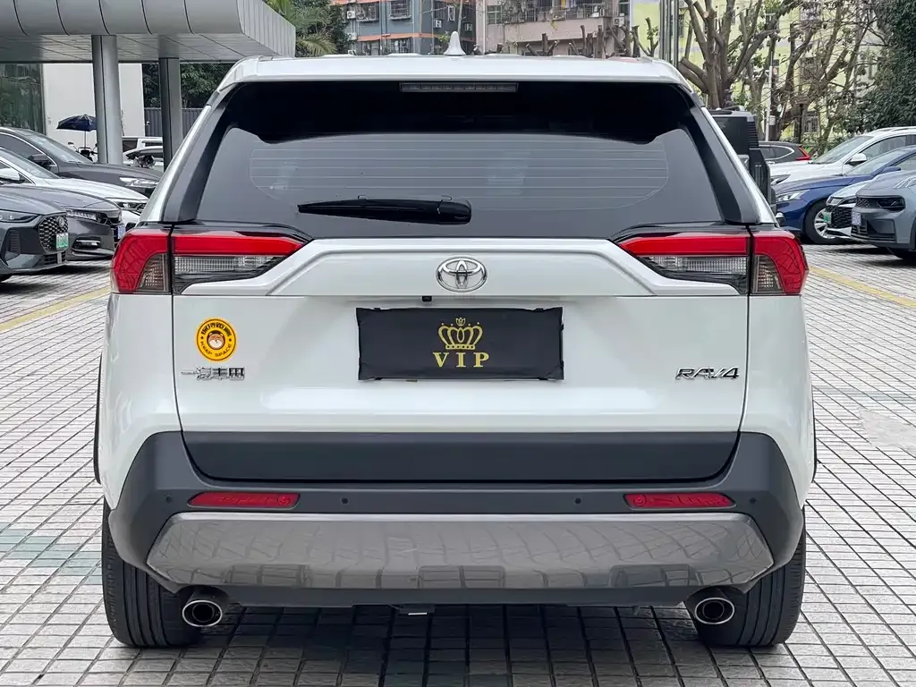 Toyota RAV4 2023 из CN, фото 5