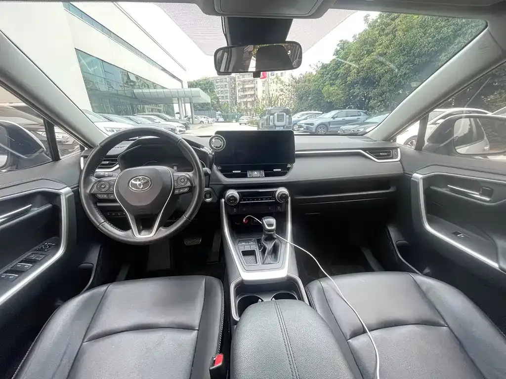 Toyota RAV4 2023 из CN, фото 7