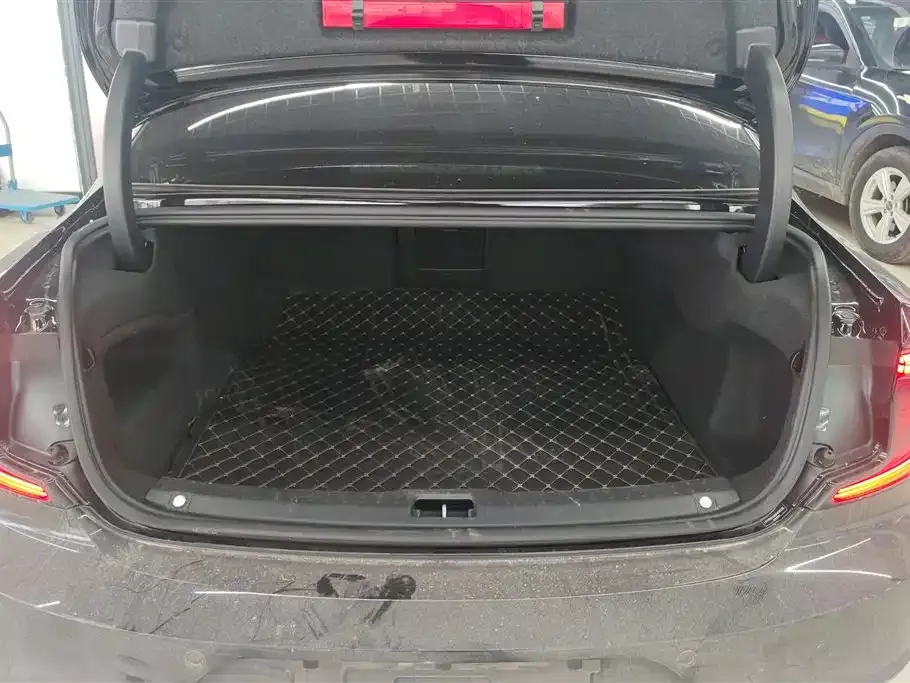 Volvo S90 2024 из CN, фото 10