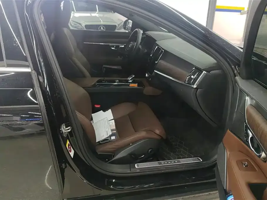 Volvo S90 2024 из CN, фото 6