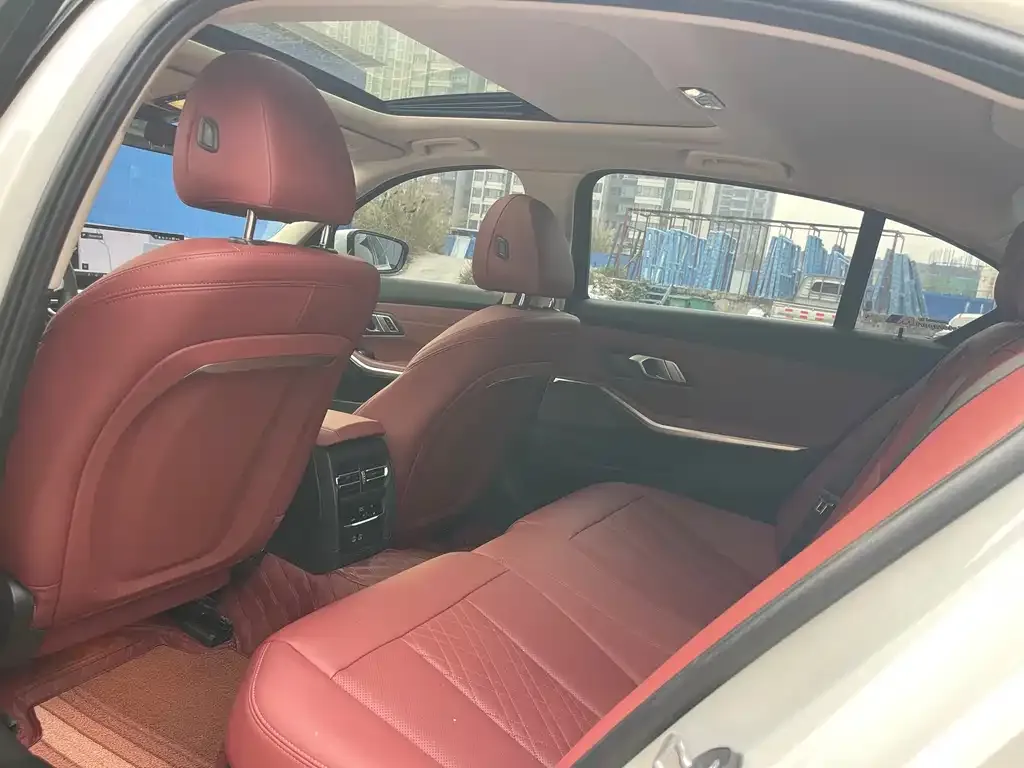 BMW 3 Series 2024 из CN, фото 9