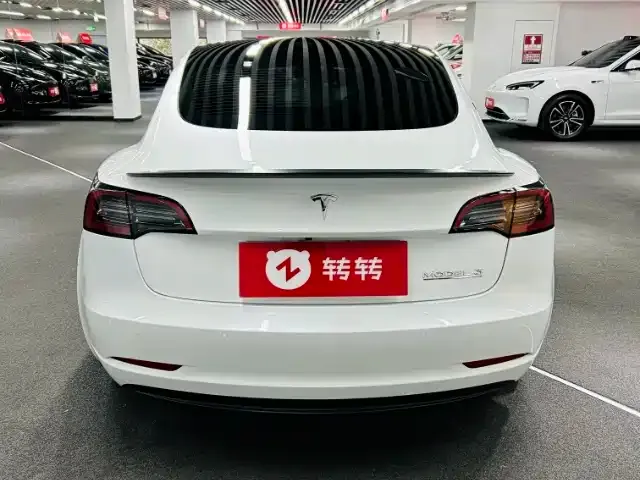Tesla Model 3 — фото 4