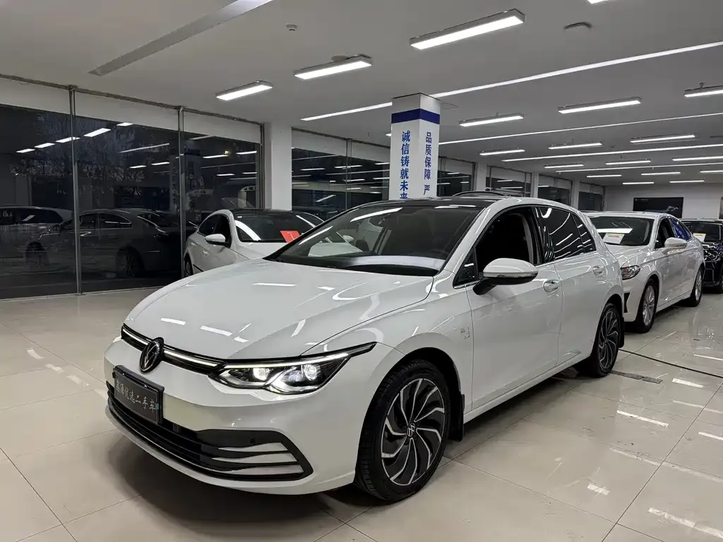 Volkswagen Golf 2022 из CN, фото 1