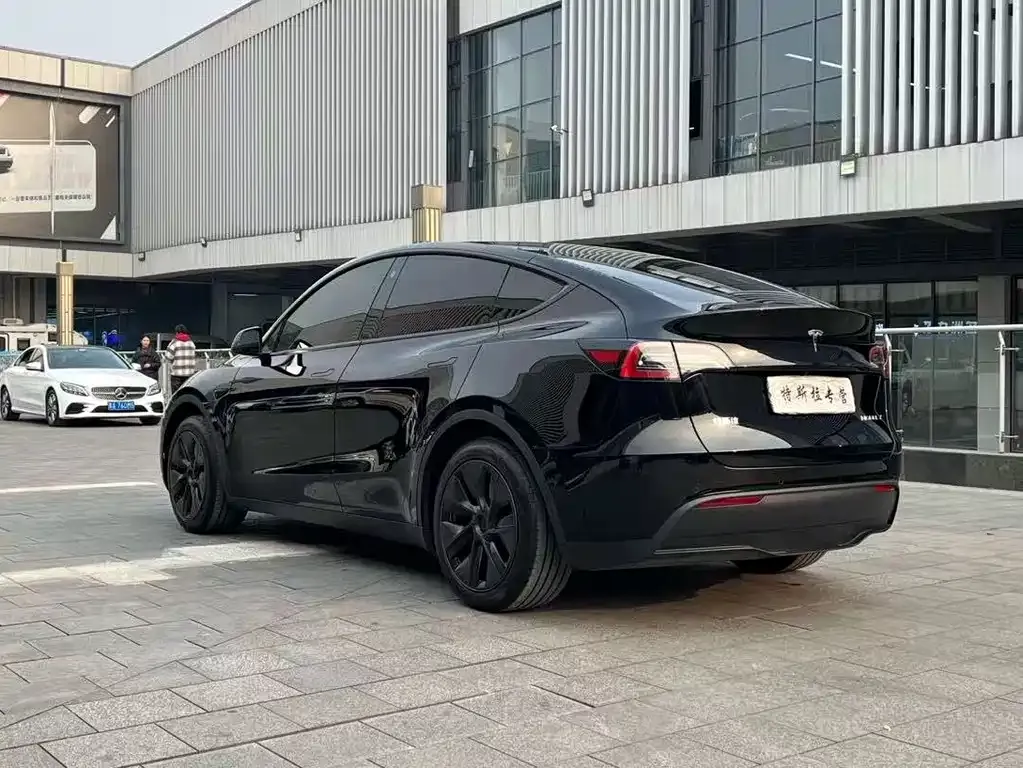 Tesla Model Y 2023 из CN, фото 8