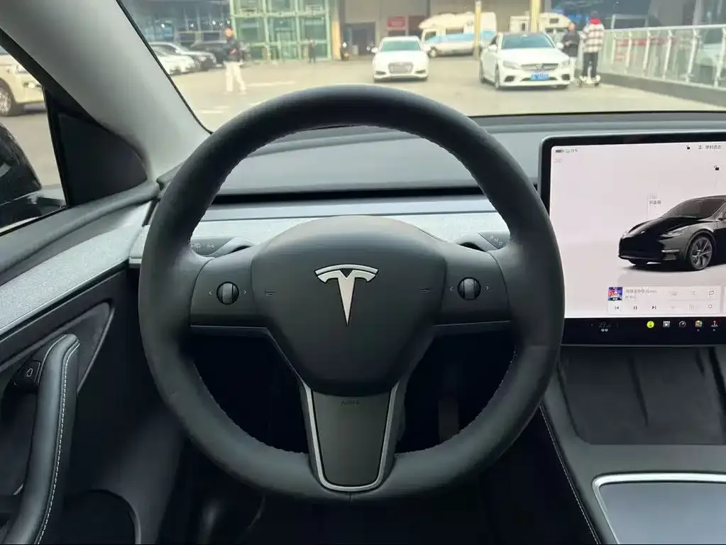 Tesla Model Y 2023 из CN, фото 3