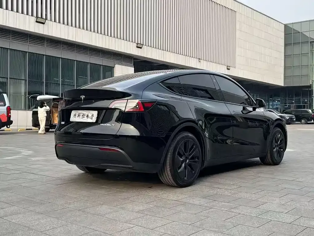 Tesla Model Y 2023 из CN, фото 9