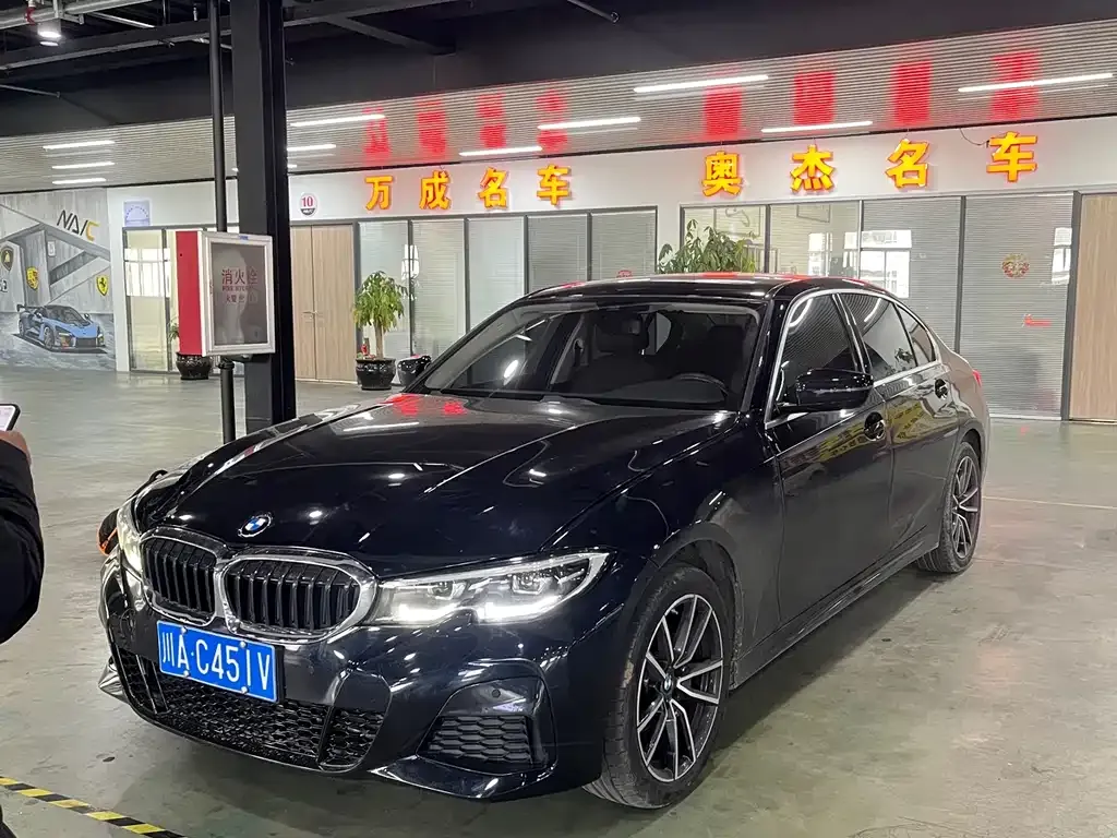 BMW 3 Series 2022 из CN, фото 1