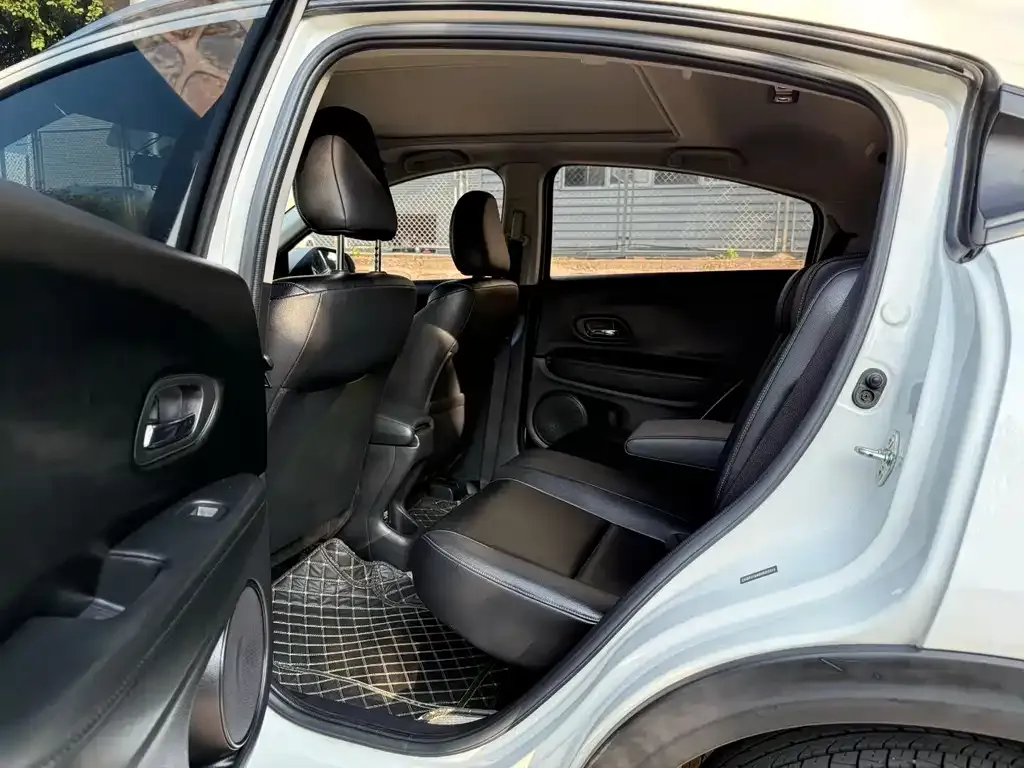 Honda Vezel 2021 из CN, фото 3