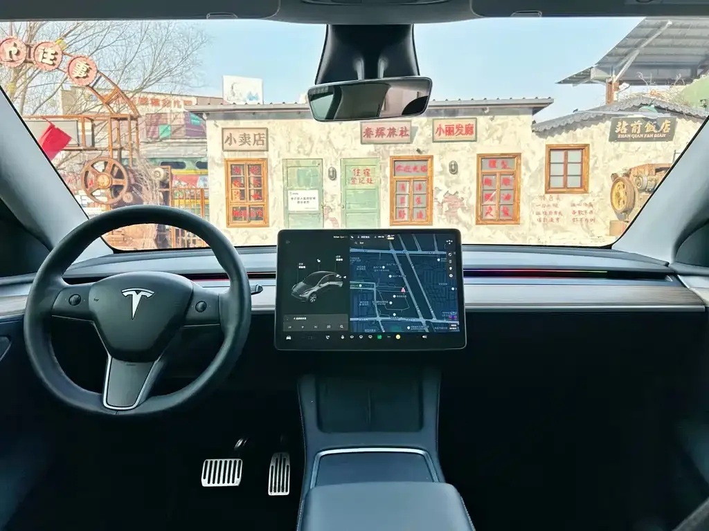Tesla Model Y — фото 6