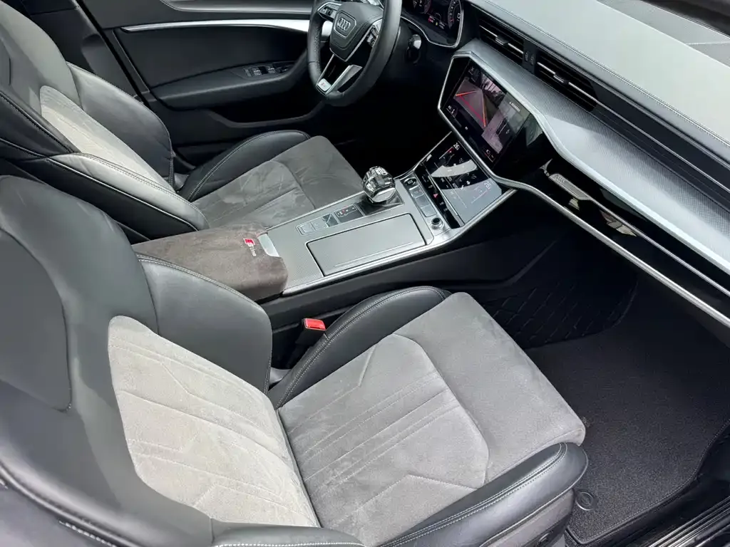 Audi A6L 2023 из CN, фото 6
