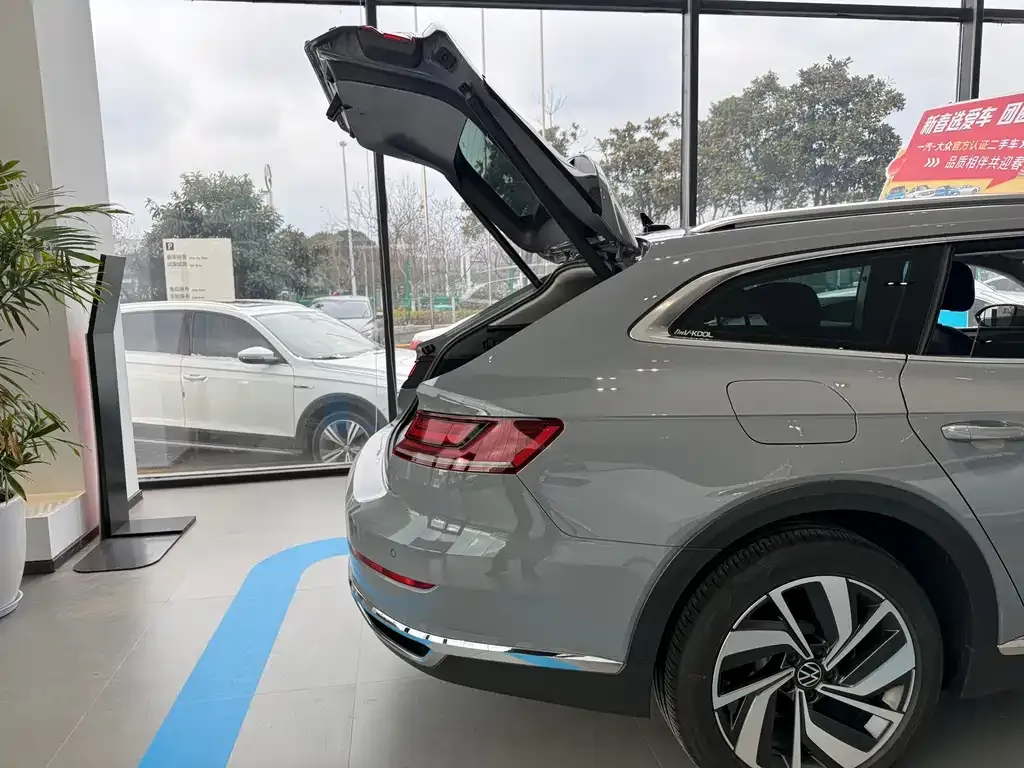 Volkswagen CC 2023 из CN, фото 5