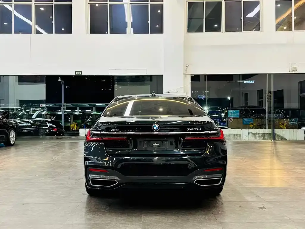 BMW 7 Series 2021 из CN, фото 3