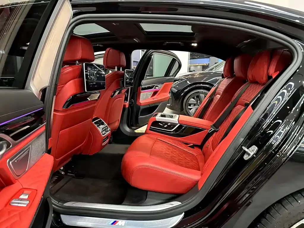 BMW 7 Series 2021 из CN, фото 7