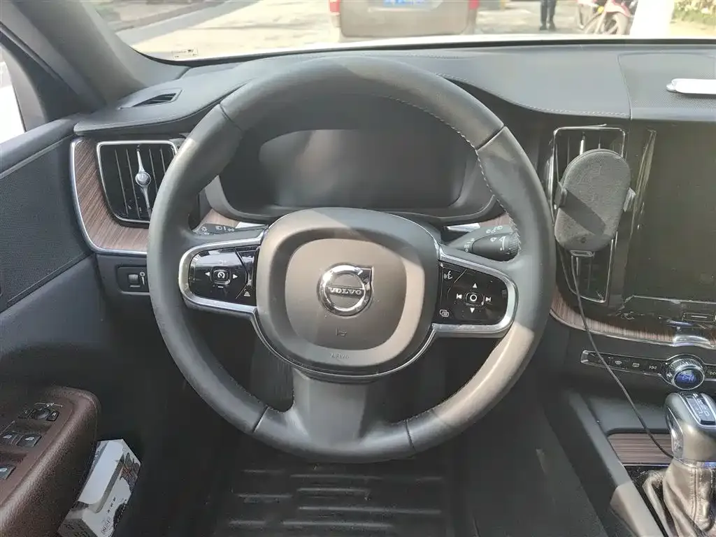 Volvo XC60 2021 из CN, фото 6