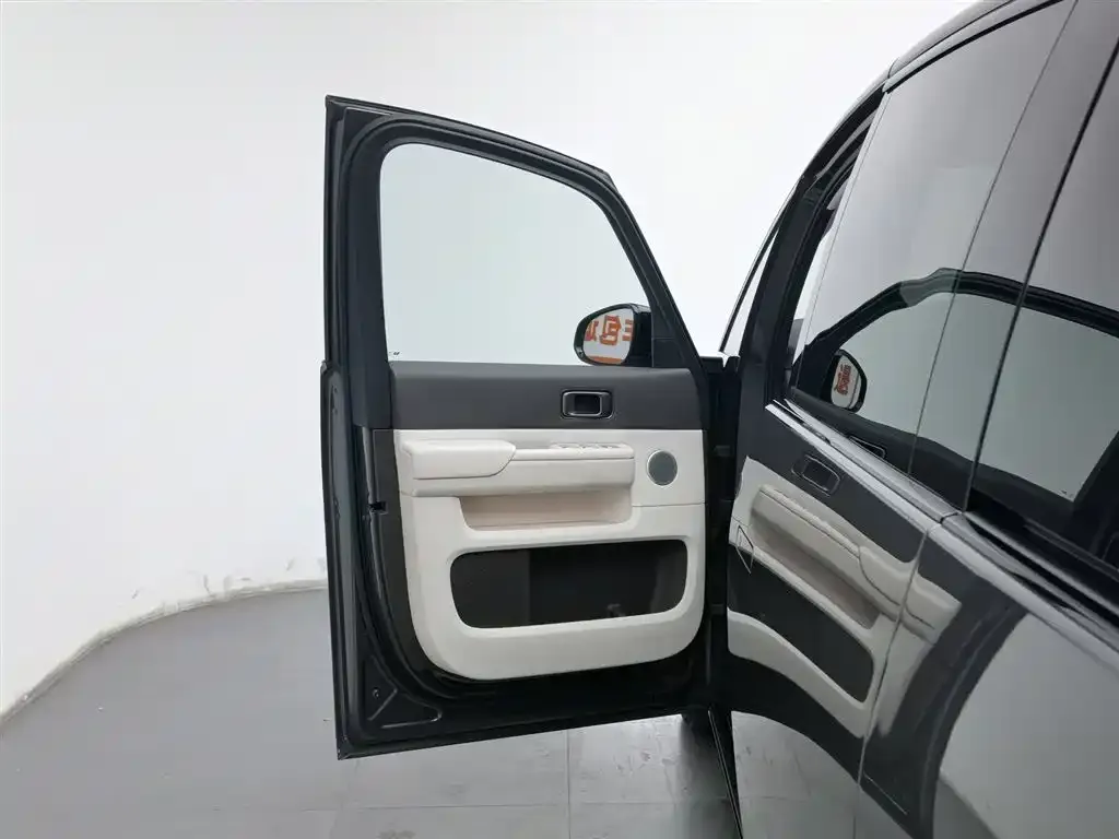 Li Auto MEGA — фото 7