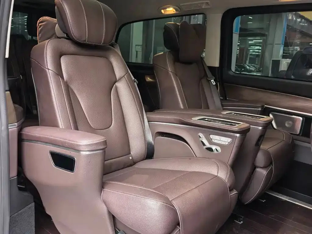 Mercedes-Benz V-Class 2023 из CN, фото 3