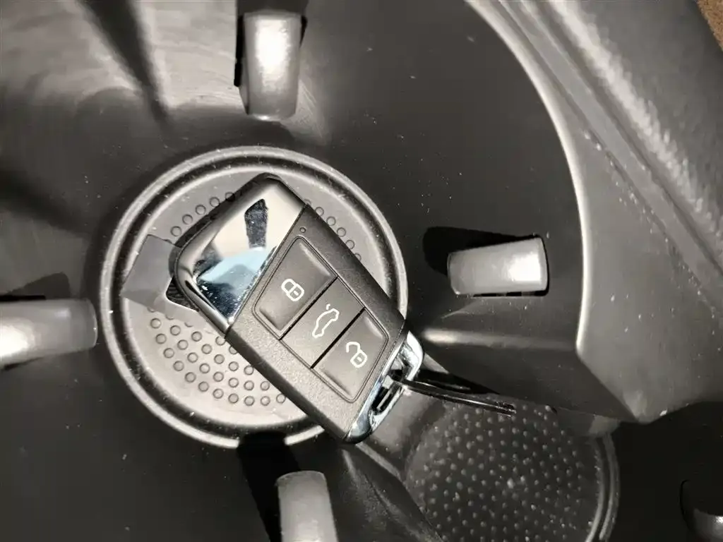 Volkswagen CC 2025 из CN, фото 7