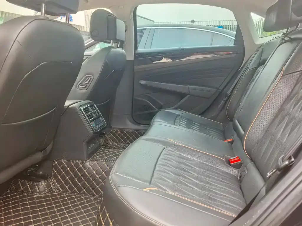 Volkswagen Passat New Energy 2021 из CN, фото 2
