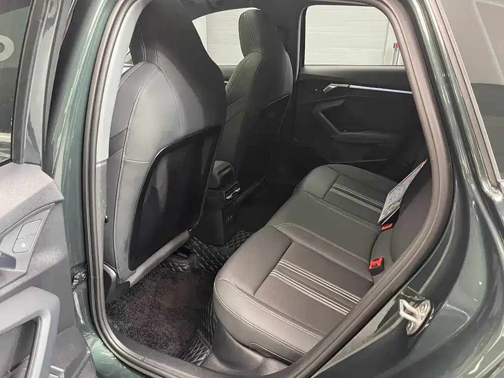 Audi A3 2024 из CN, фото 2