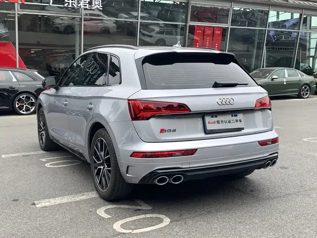 Audi SQ5 2024 из CN, фото 5