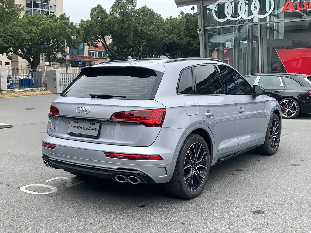 Audi SQ5 2024 из CN, фото 2