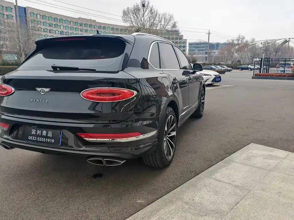 Bentley Bentayga — фото 10
