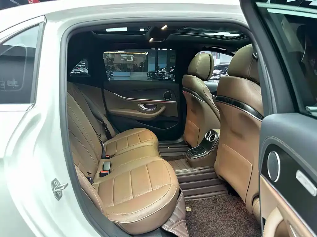 Mercedes-Benz E-Class 2024 из CN, фото 8