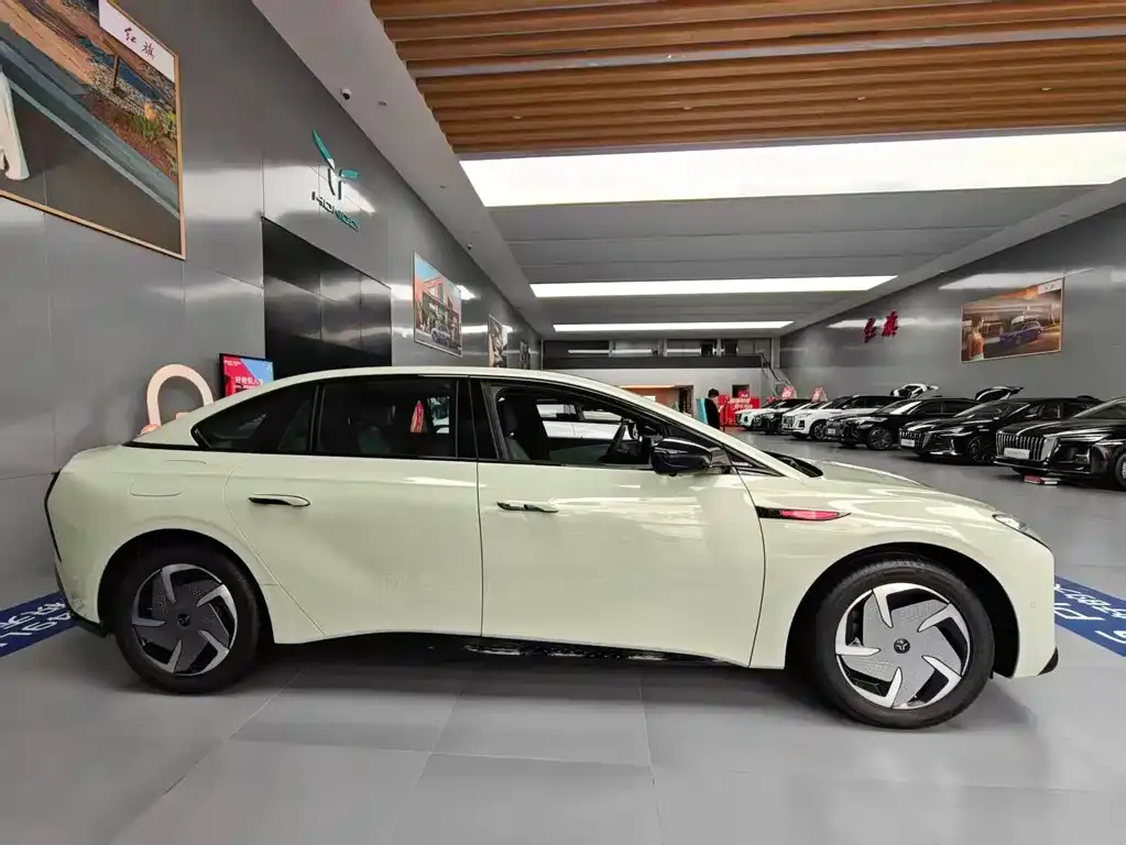 Hongqi EH7 2026 из CN, фото 10
