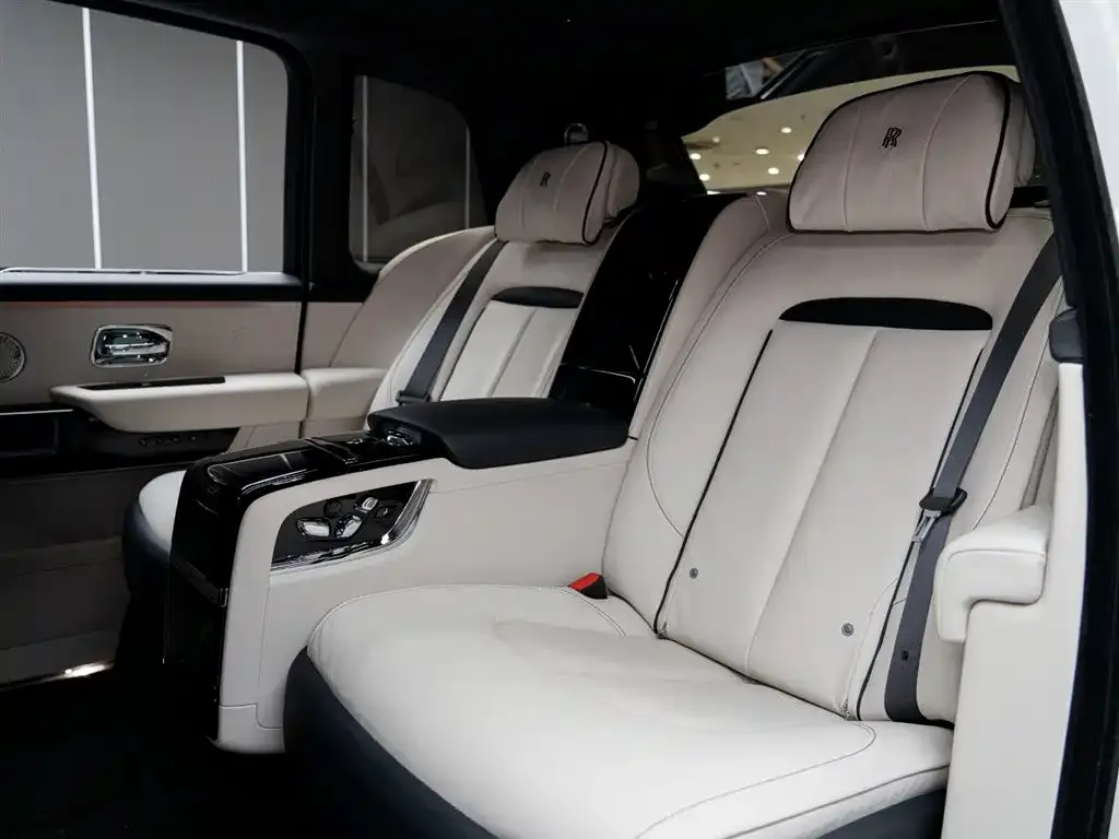 Rolls-Royce Cullinan 2022 из CN, фото 3