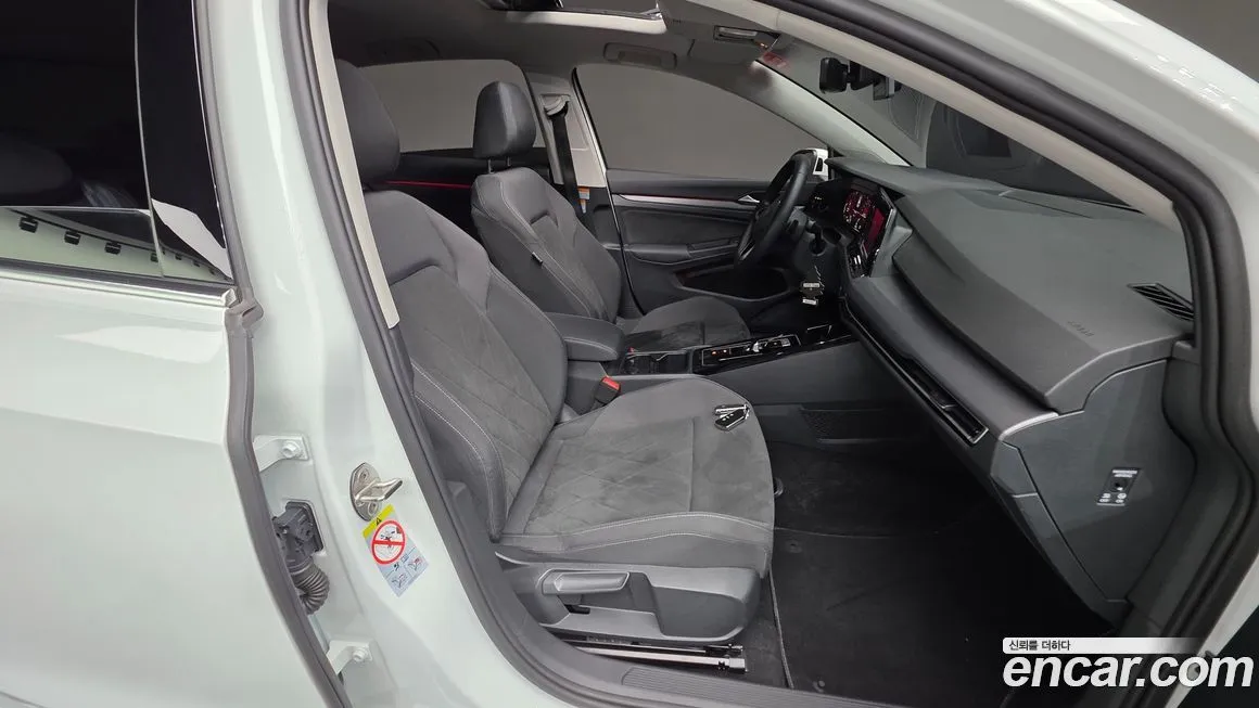 Volkswagen Golf 2023 из KR, фото 4