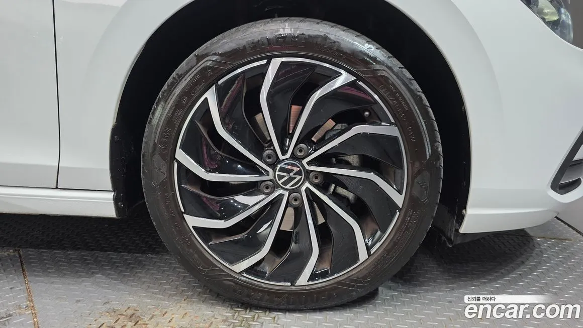 Volkswagen Golf 2023 из KR, фото 10