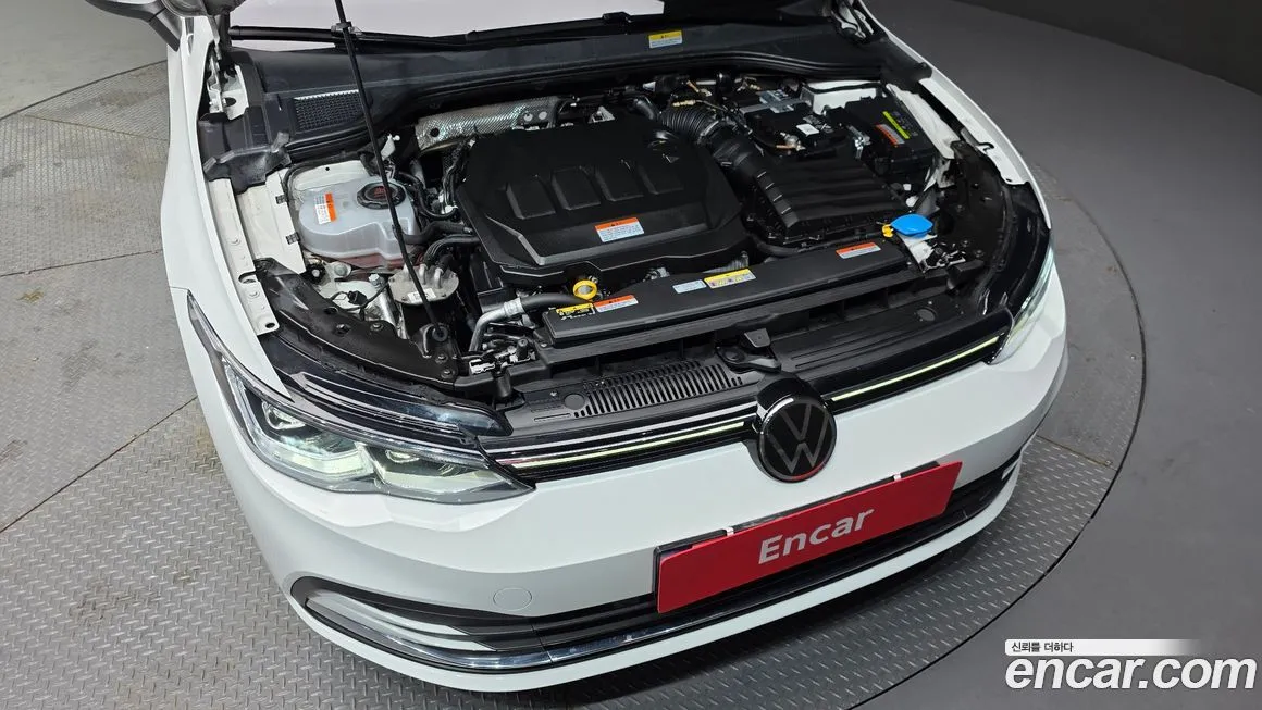 Volkswagen Golf 2023 из KR, фото 8