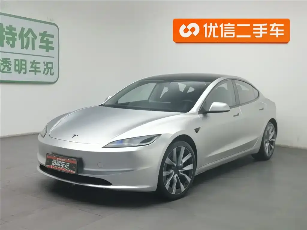 Tesla Model 3 — фото 1