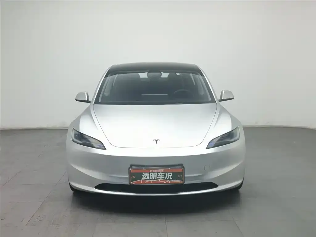 Tesla Model 3 — фото 10