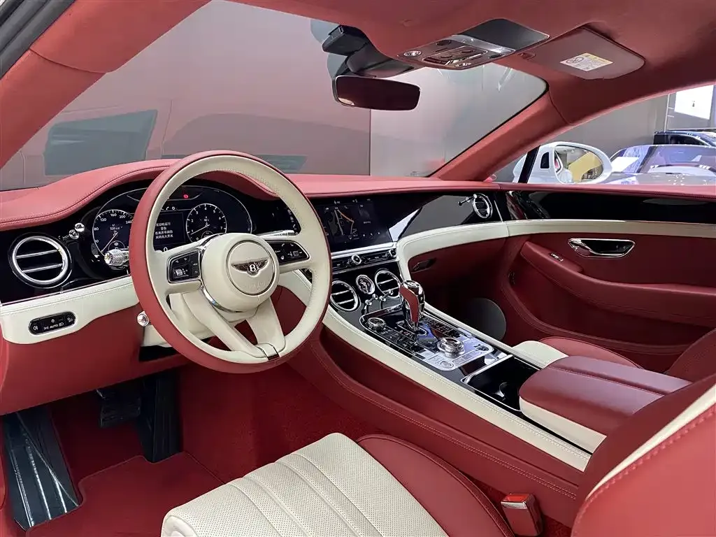 Bentley Continental 2024 из CN, фото 10