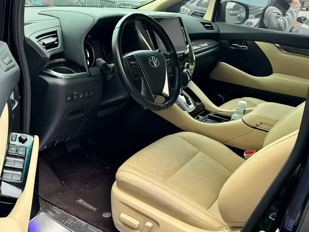 Toyota Vellfire 2022 из CN, фото 2