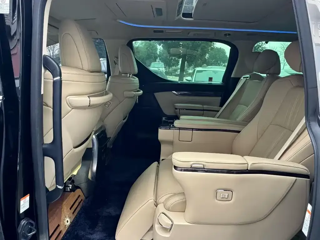 Toyota Vellfire 2022 из CN, фото 4
