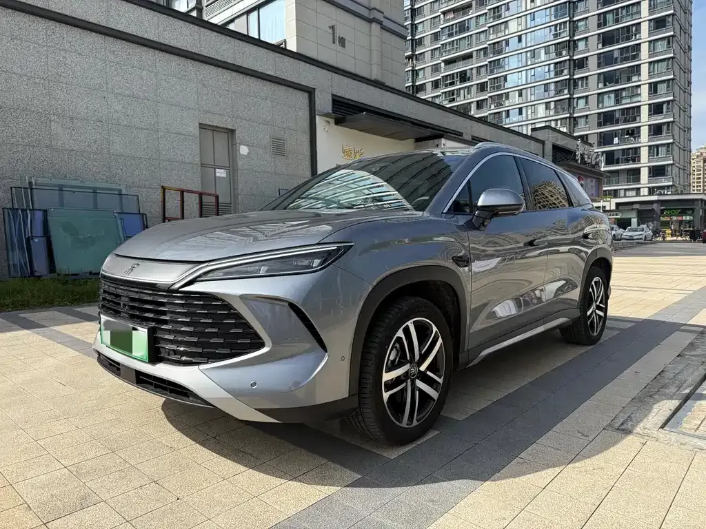 BYD L DM-i — фото 1