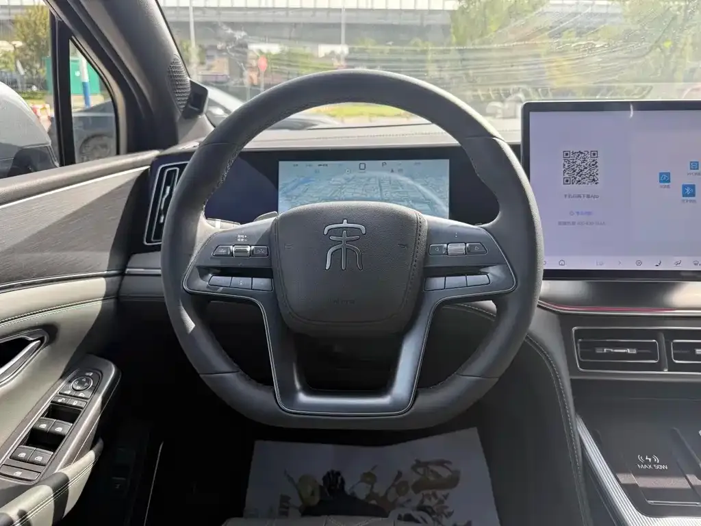 BYD L DM-i — фото 8