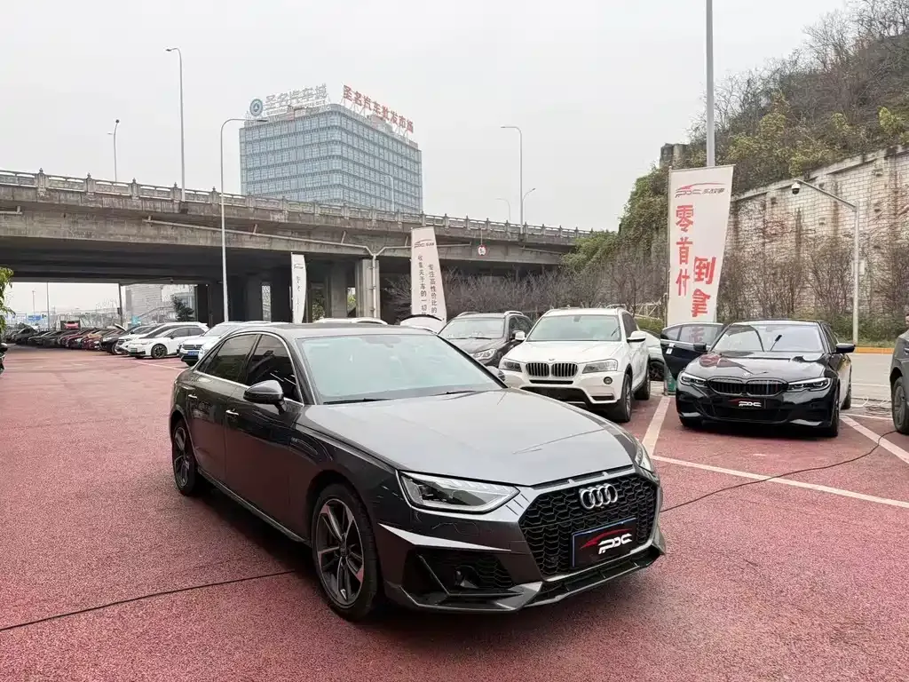 Audi A4L 2022 из CN, фото 4
