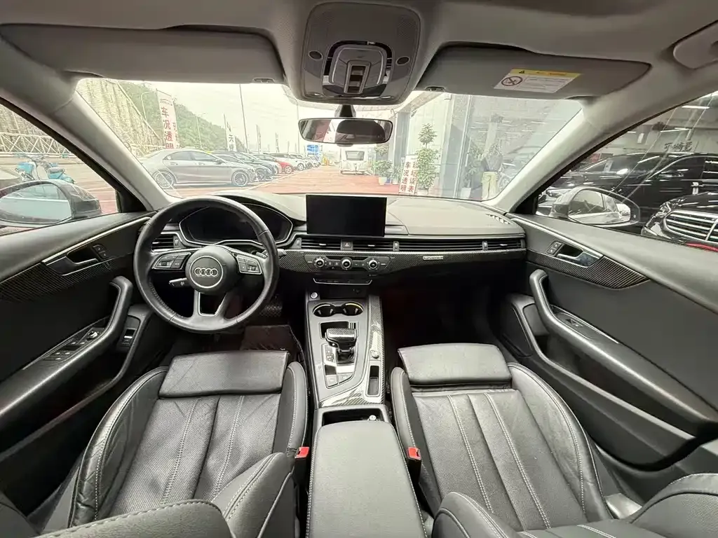 Audi A4L 2022 из CN, фото 3