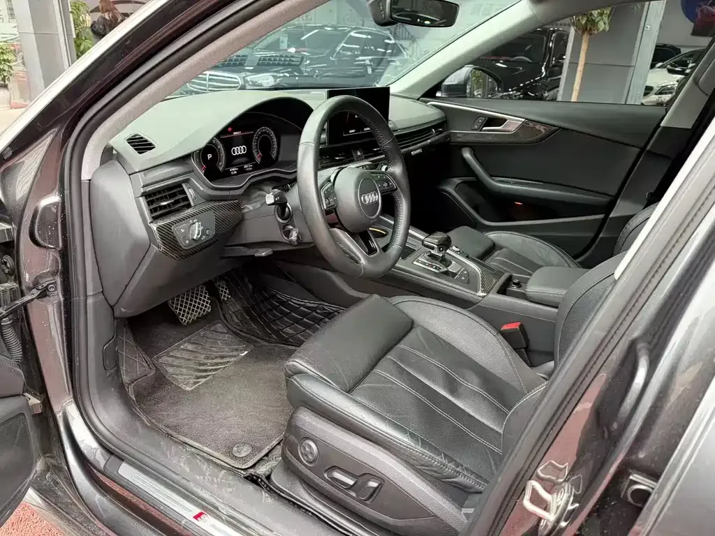 Audi A4L 2022 из CN, фото 9