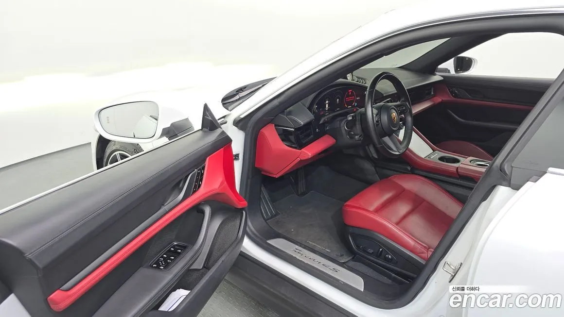 Porsche Taycan 2021 из KR, фото 7
