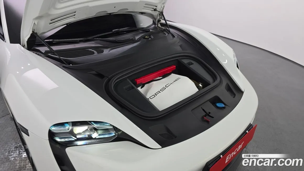 Porsche Taycan 2021 из KR, фото 6