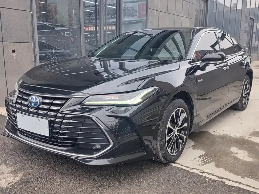 Toyota Avalon — фото 1