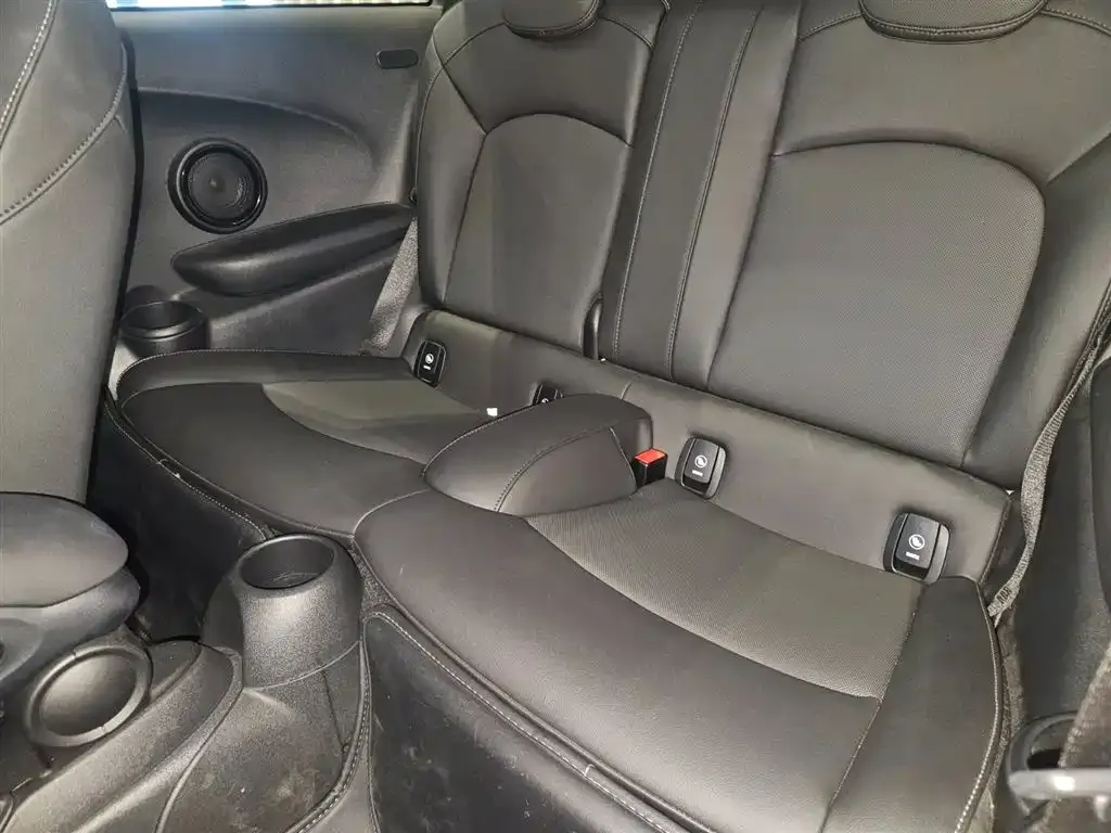 MINI Cooper (3-door) 2023 из CN, фото 9