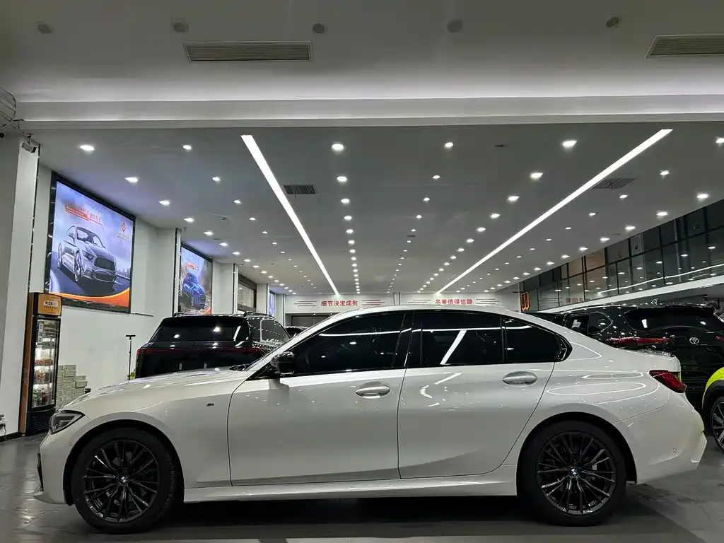 BMW 3 Series 2021 из CN, фото 2