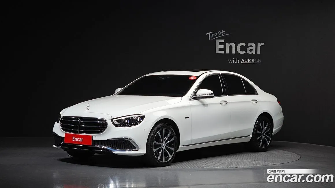 Mercedes-Benz E-Class — фото 1