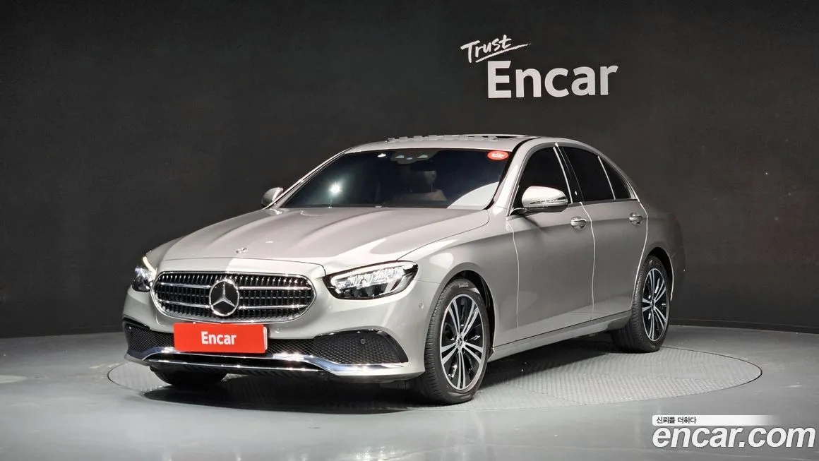 Mercedes-Benz E-Class — фото 1